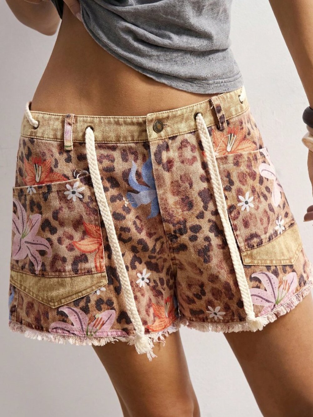 Khaki Casual Women's Boho Vacation Leopard Print Pattern Woven Loose Shorts